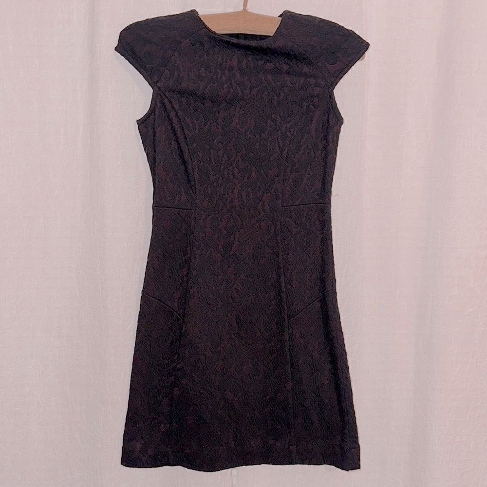 Ann Taylor 00P Wine Black Damask Cap Sleeve Back Zip Floral Textured Shift Dress